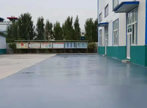船营彩色路面喷涂翻新的材料对冬季